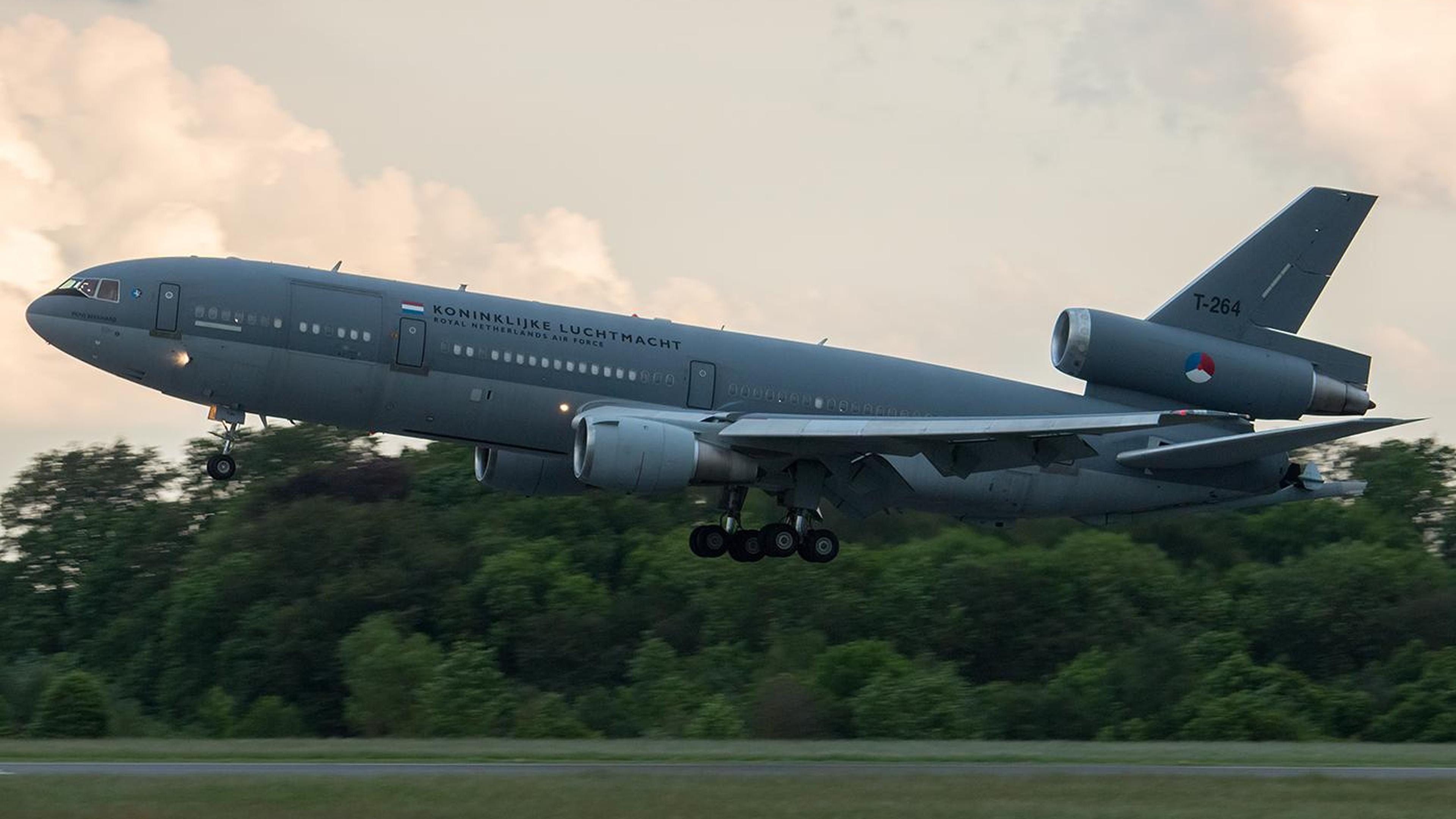 Niederl ndisches Tankflugzeug zum Findel verlegt Luxemburger Wort